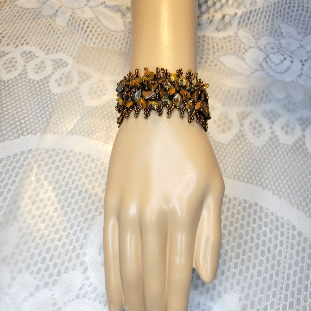 Hand beaded unisex bracelet.‎
